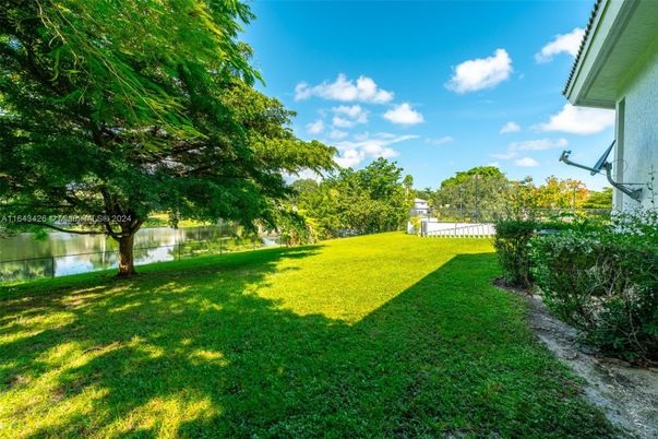 Backyard, Exterior, Lake