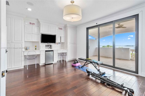 Fitness Equipment, Home Office, Interior, Recessed Lighting, Wood Texture Flooring