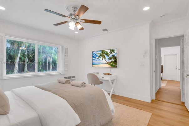 Bedroom, Home Office, Interior, Recessed Lighting, Wood Texture Flooring