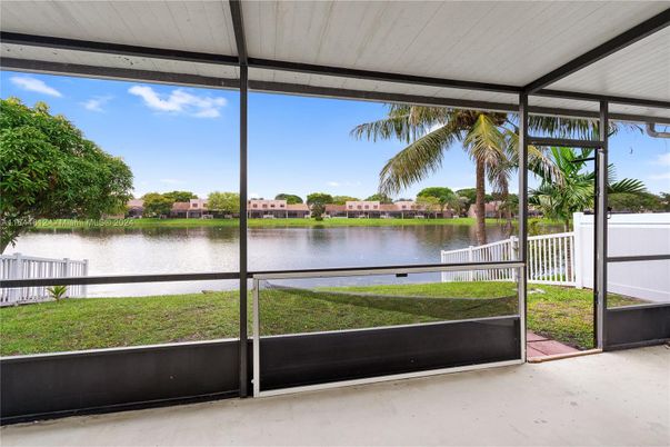 Exterior, Interior, Lake, Sun Room, Water