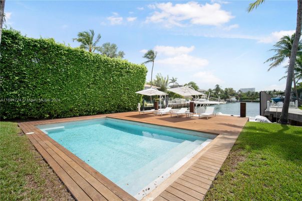 Exterior, Lake, Pool, Water