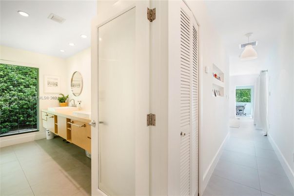 Bathroom, Interior, Pendant Lights, Recessed Lighting