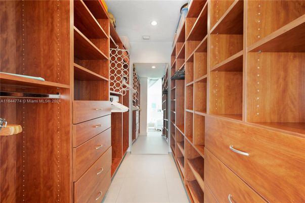 Interior, Recessed Lighting, Walk-in Closets