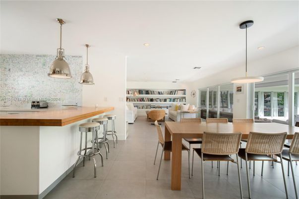 Dining room, Interior, Living room, Pendant Lights, Recessed Lighting