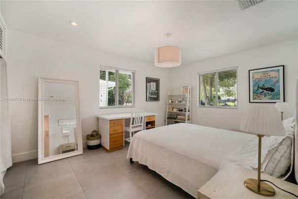 Bedroom, Interior, Pendant Lights, Recessed Lighting
