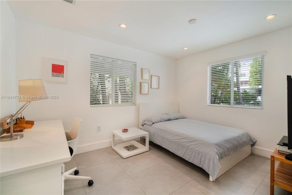 Bedroom, Home Office, Interior, Recessed Lighting
