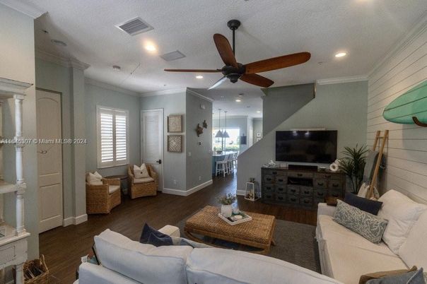 Interior, Living room, Recessed Lighting, Wood Texture Flooring