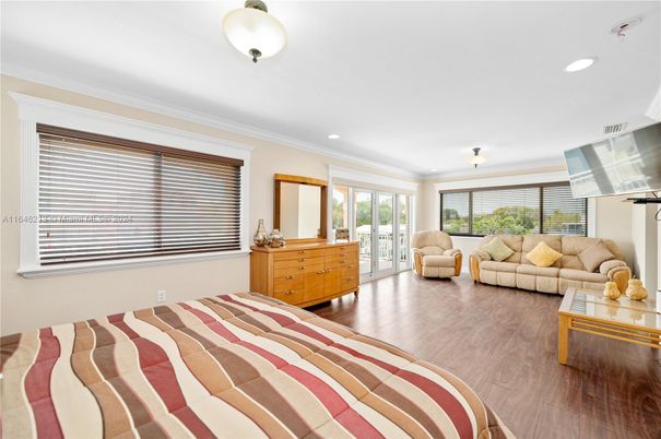 Bedroom, Interior, Living room, Recessed Lighting, Wood Texture Flooring