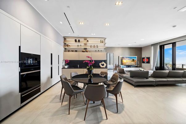 Dining room, Interior, Kitchen, Living room, Recessed Lighting