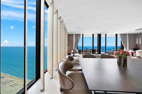 Dining room, Interior, Pendant Lights, Recessed Lighting, Water