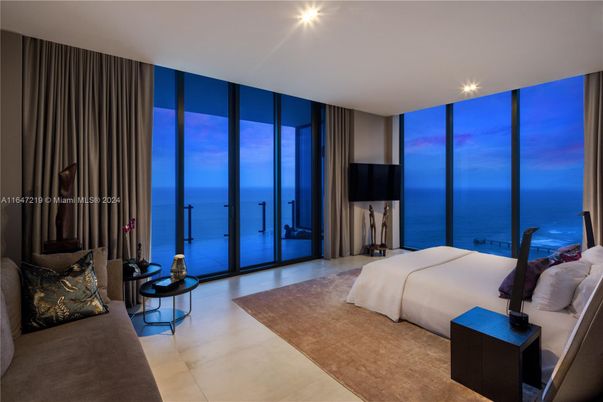 Bedroom, Interior, Recessed Lighting, Water