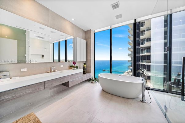 Bathroom, Dual Sink Vanities, Free Standing Baths, Glass Shower, Interior, Recessed Lighting, Water