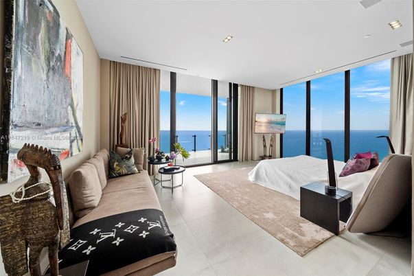 Bedroom, Interior, Living room, Recessed Lighting, Water