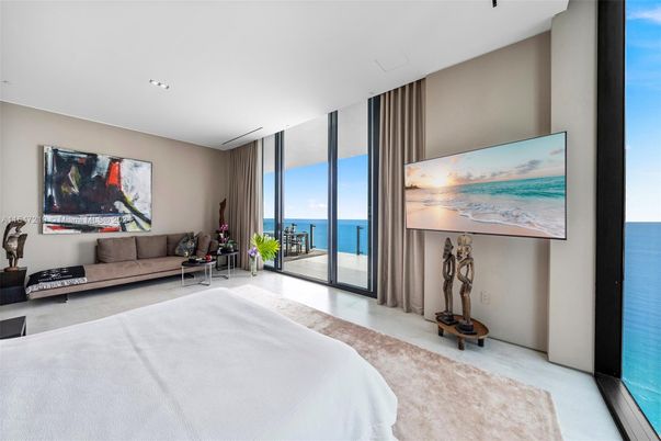 Bedroom, Interior, Recessed Lighting, Water