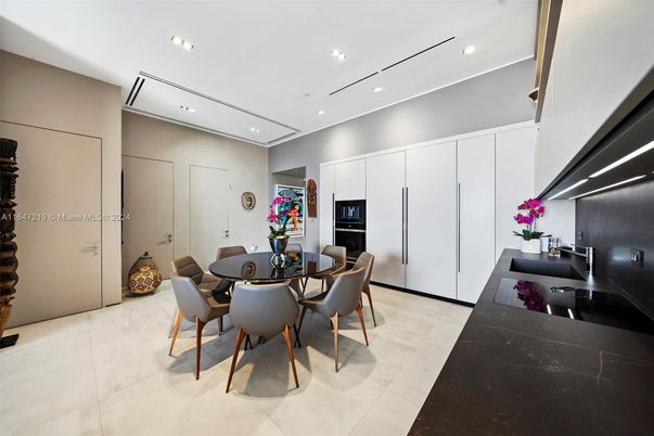 Dining room, Interior, Kitchen, Recessed Lighting