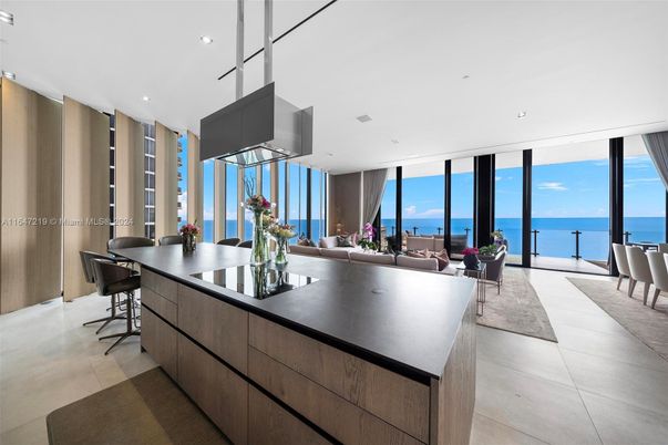 Dining room, Interior, Living room, Pendant Lights, Recessed Lighting, Water