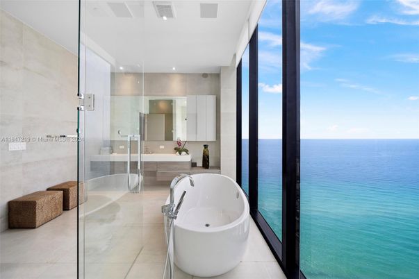 Bathroom, Free Standing Baths, Glass Shower, Interior, Recessed Lighting, Water
