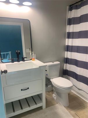 Bathroom, Interior, Recessed Lighting