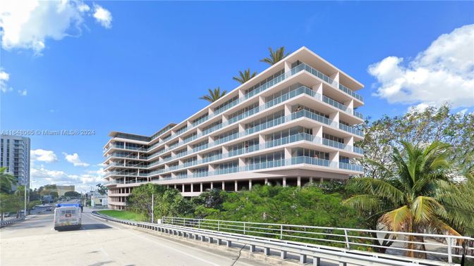 Exterior, Facade, Condo Building
