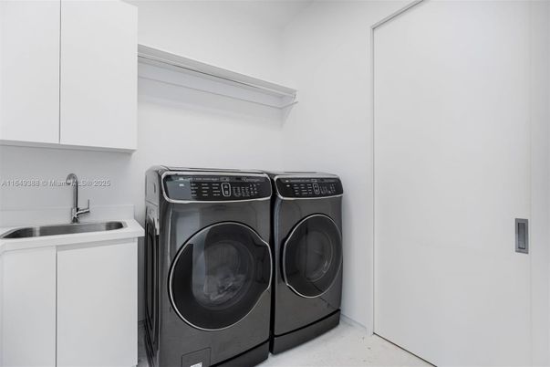 Interior, Washer
