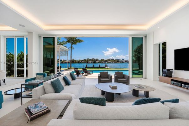 Interior, Living room, Recessed Lighting, Water