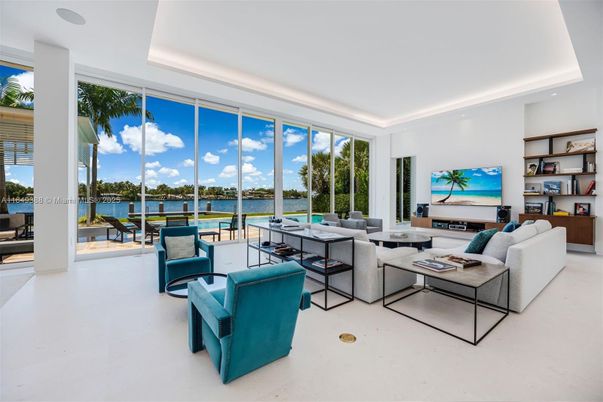 Interior, Living room, Recessed Lighting, Water