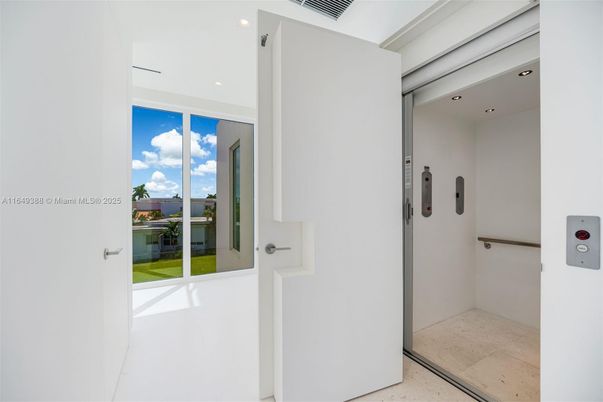 Elevator, Interior, Recessed Lighting