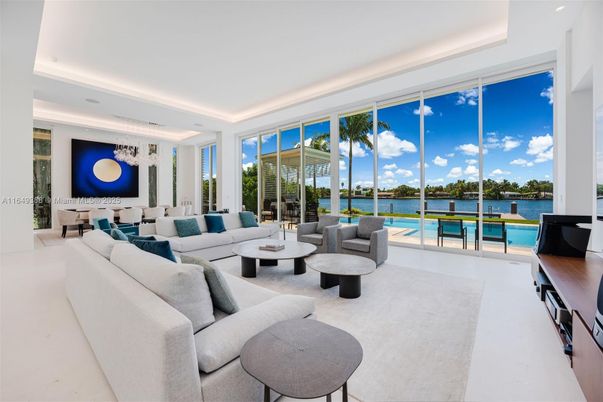 Interior, Living room, Recessed Lighting, Water
