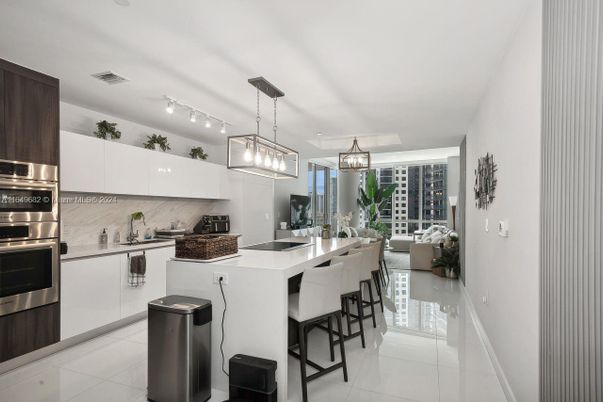 Interior, Kitchen, Living room, Pendant Lights, Stainless Steel Appliances