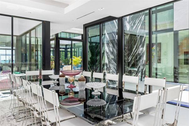 Dining room, Interior