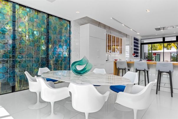 Dining room, Interior, Recessed Lighting