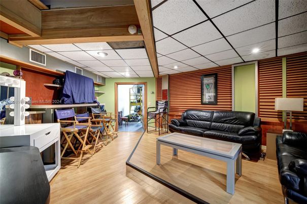 Interior, Living room, Recessed Lighting, Wooden Beams, Wood Texture Flooring
