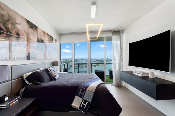 Bedroom, Interior, Water