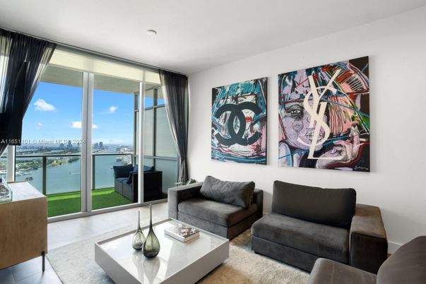 Interior, Living room, Water
