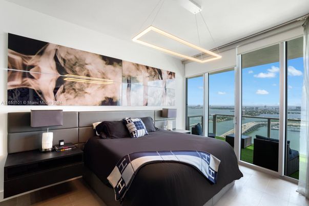 Bedroom, Interior, Pendant Lights, Water