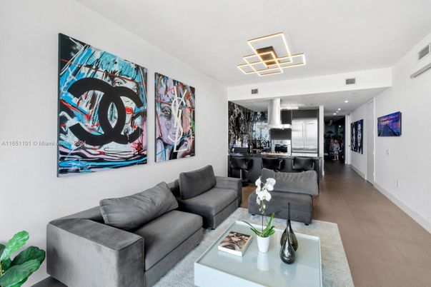 Interior, Kitchen, Living room, Recessed Lighting, Stainless Steel Appliances