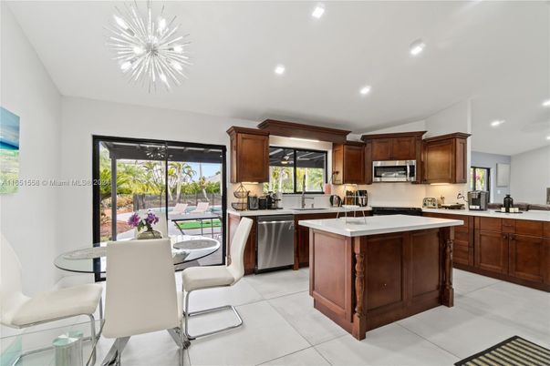 Dining room, Interior, Kitchen, Recessed Lighting, Stainless Steel Appliances