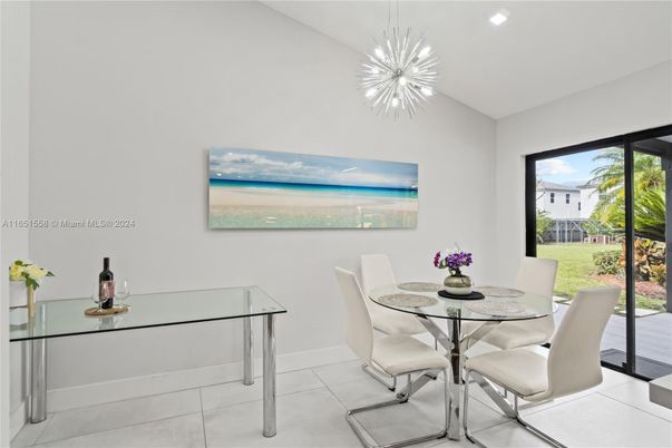 Dining room, Interior, Pendant Lights, Recessed Lighting