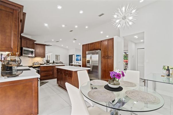 Dining room, Interior, Kitchen, Recessed Lighting, Stainless Steel Appliances