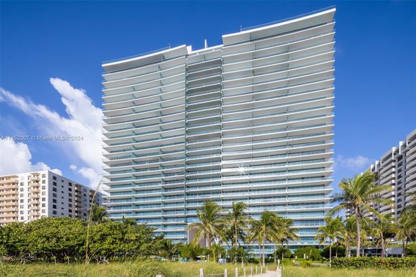 Exterior, Facade, Highrise
