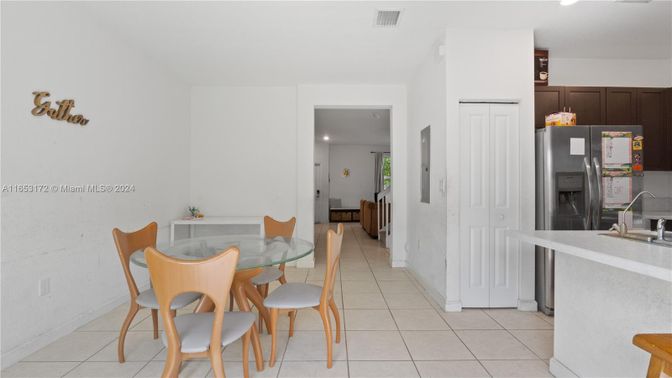 Dining room, Interior, Kitchen, Recessed Lighting
