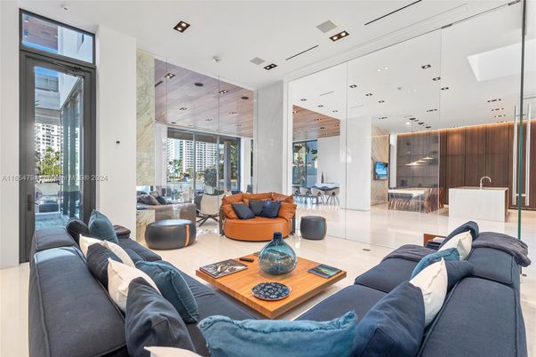 Interior, Living room, Pendant Lights, Recessed Lighting, Wooden Ceilings