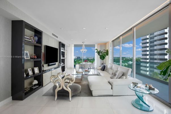 Interior, Living room, Pendant Lights, Recessed Lighting