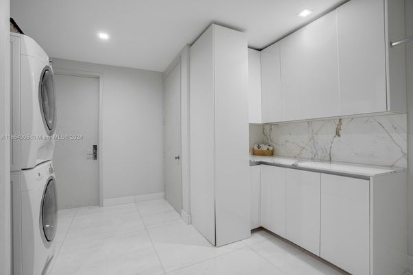 Interior, Recessed Lighting, Washer