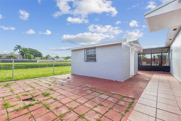 Backyard, Exterior