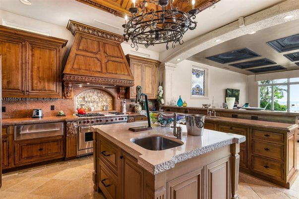 Chandelier, Interior, Kitchen, Recessed Lighting, Stainless Steel Appliances