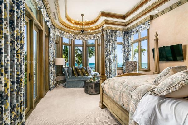 Bedroom, Interior, Recessed Lighting, Water