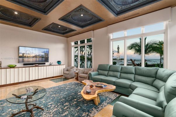 Interior, Living room, Recessed Lighting, Water