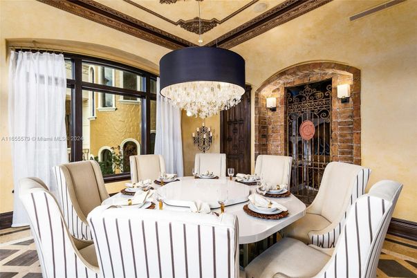 Chandelier, Dining room, Interior