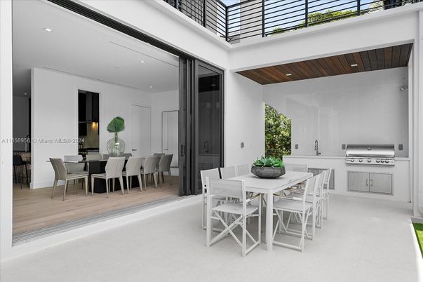Dining room, Interior, Recessed Lighting